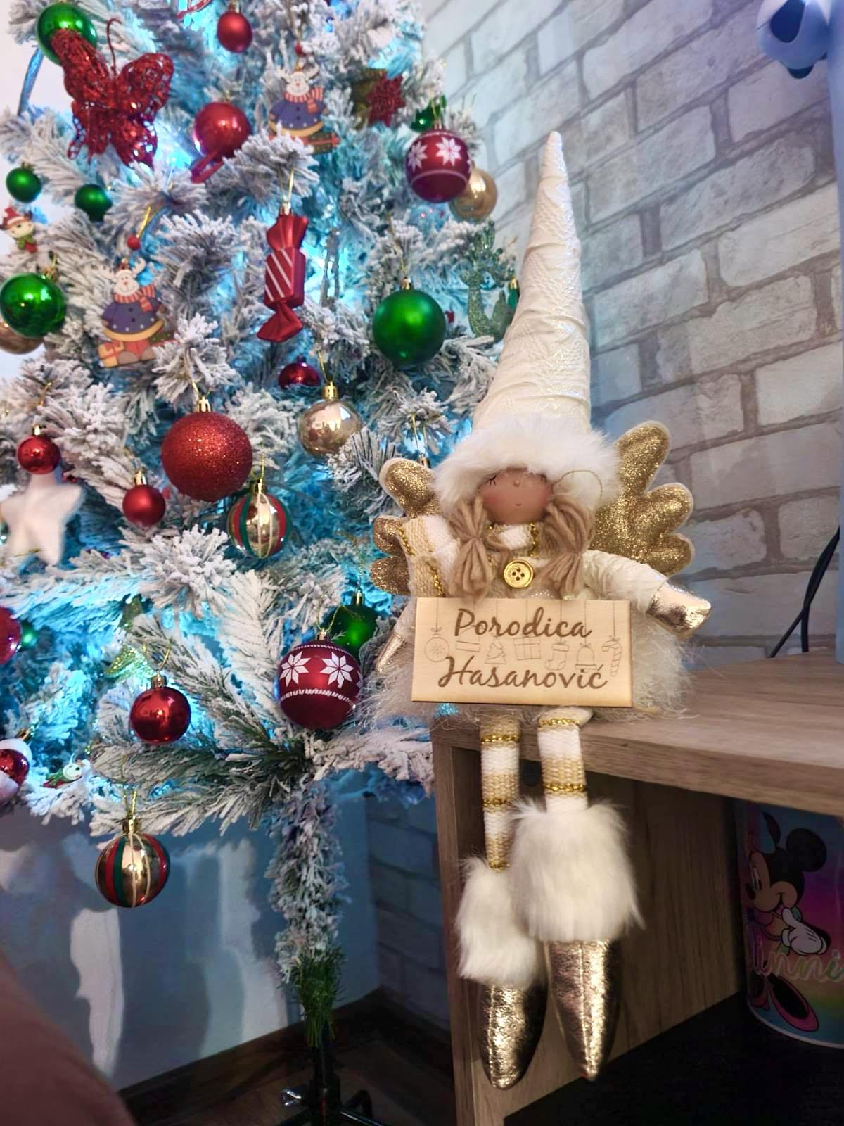 Novogodišnja Vila sa natpisom po želji