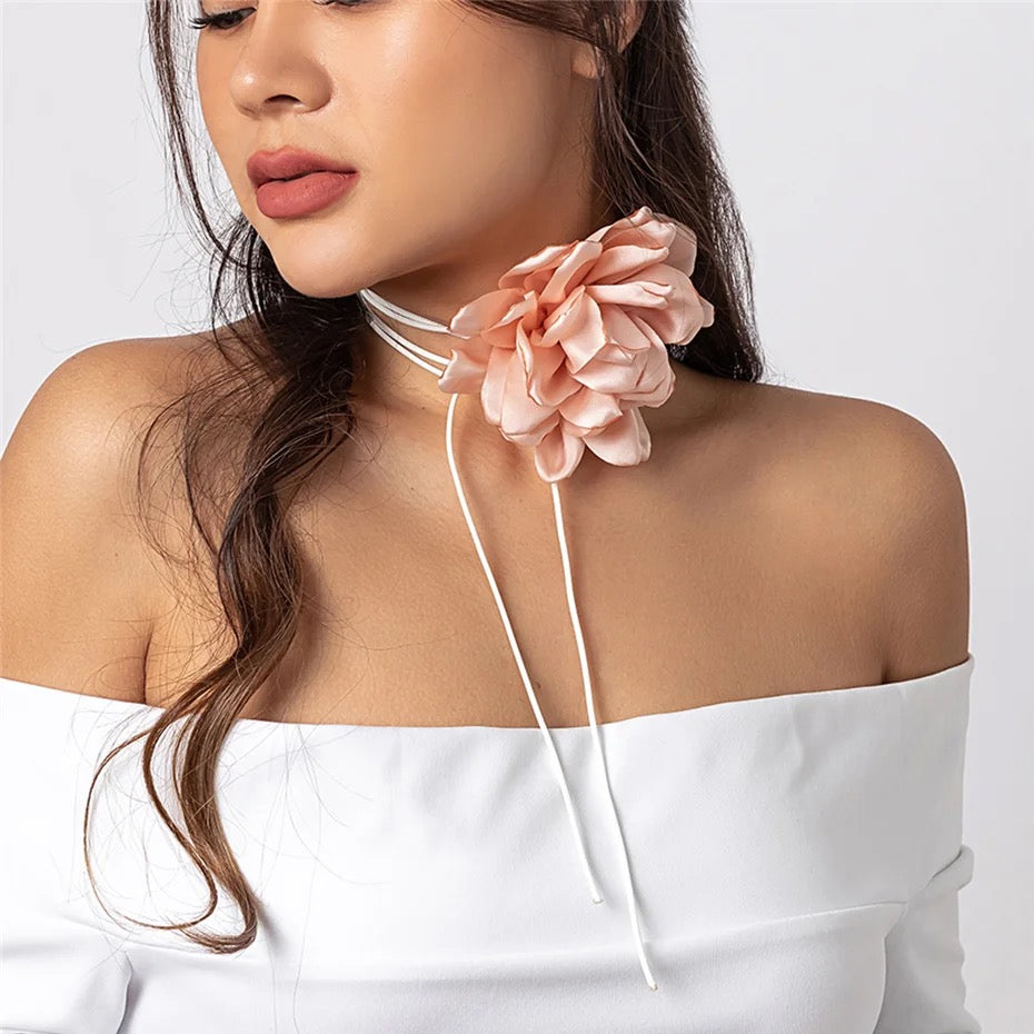 Choker Flower